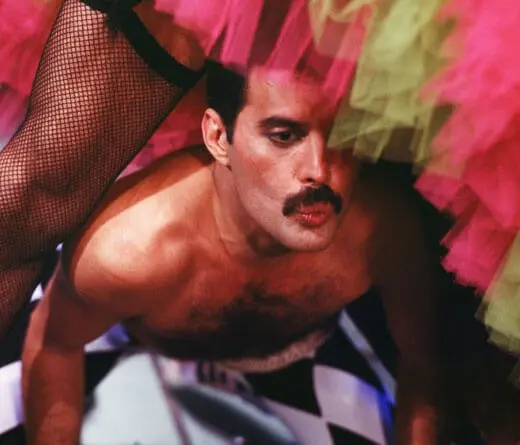 Mir Love Me Like Theres No Tomorrow,  video lanzado en honor al cumpleaos de Freddie Mercury.